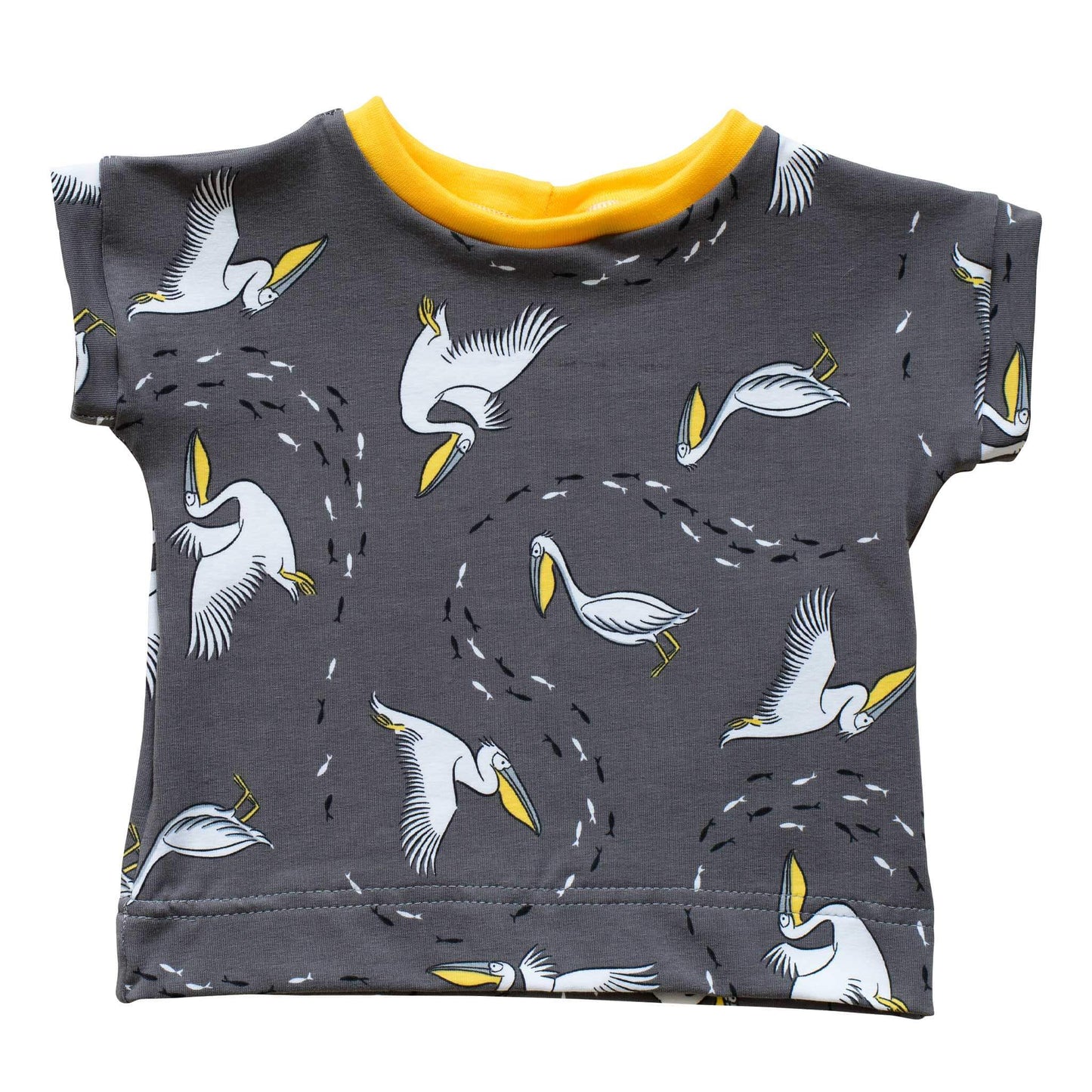 Relaxed short sleeved pelican print tee with contrastic yellow neck band
